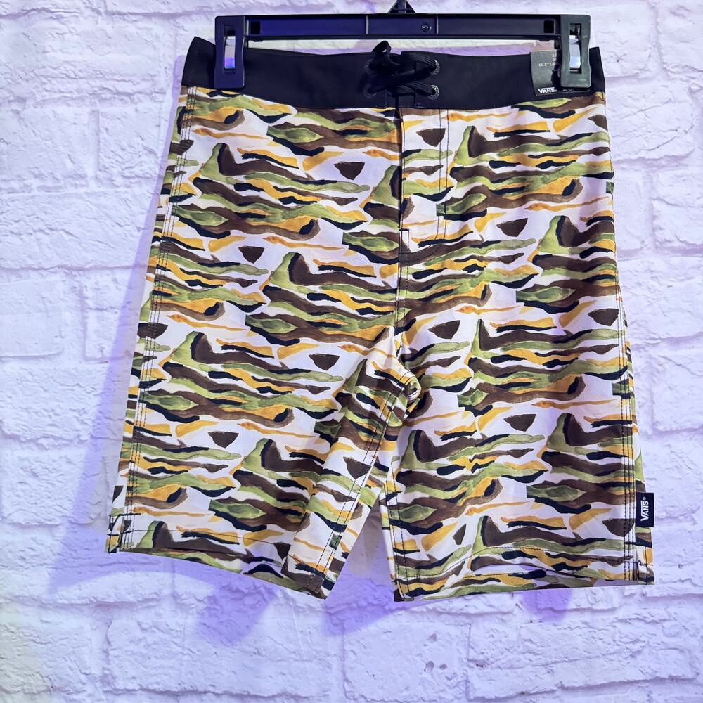 BRAND NEW with tags Vans Camo Board Shorts Sz 26 (boys 12)